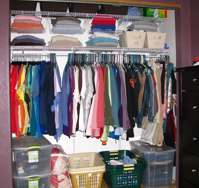 How to Decide What to Get Rid of When Decluttering Image